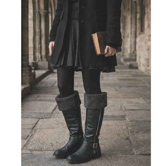 Women's Black Knee-High Winter Boots Shearling Cuff Flat Moto Utility Size 9 - Picture 1 of 11